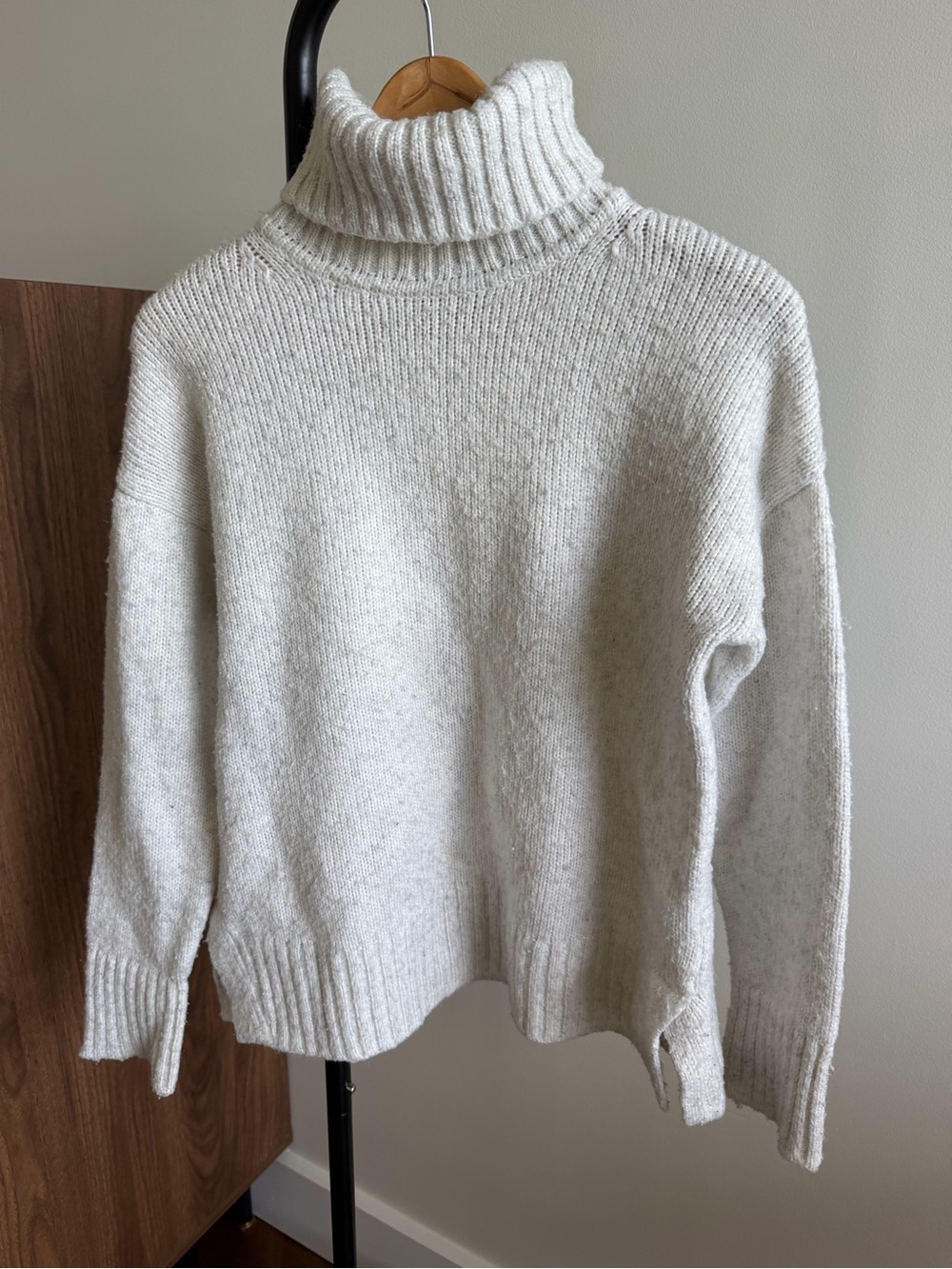 Banana Republic Oversized Turtleneck Knit Sweater Off-White Size S